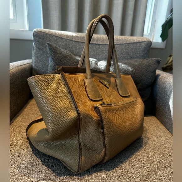 Prada Vitello Daino Front Pocket Bag - Picture 12 of 13